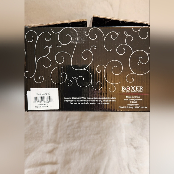 Hand painted wine glass with "40" beautiful Crystal encrusted - new in box - Picture 8 of 15